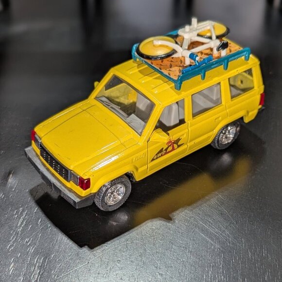 Vintage SSECA Toy Korando Family Bike Bicycle Roof Rack 4WD 1:35 Diecast Vehicle - Picture 1 of 8